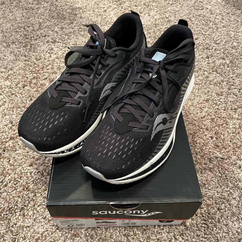 Saucony Endorphin Speed 2 Black White Running Sneaker Tennis Shoe Women’s 8.5